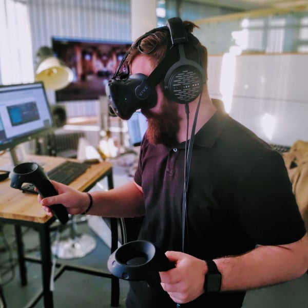 Renée Abe mixing directly in VR with dearVR Spatial Connect