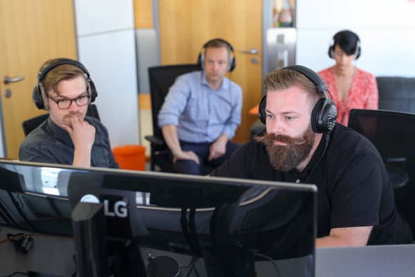 Renée Abe with his team in the studio